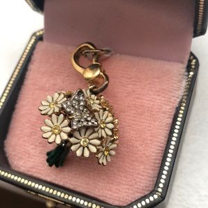 juicy couture Jewelry - Juicy Couture gold flower bouquet charm juicy couture Jewelry - Juicy Couture gold flower bouquet charm
